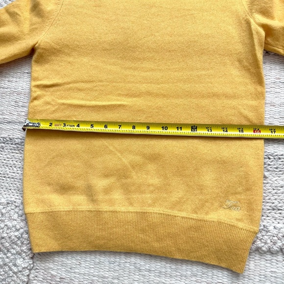 Aritzia TNA 100% Cashmere Crewneck in Yellow XXS - Picture 6 of 8
